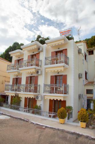 Hostal Avlonitis Rooms