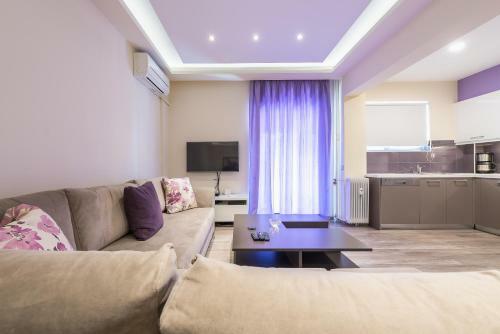 Two-bedroom Apartment-glyfada Center