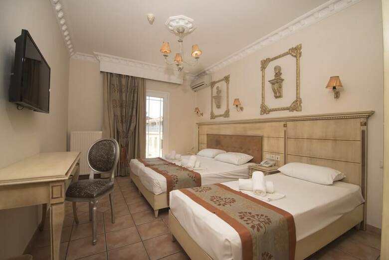 Parthenon Art Hotel