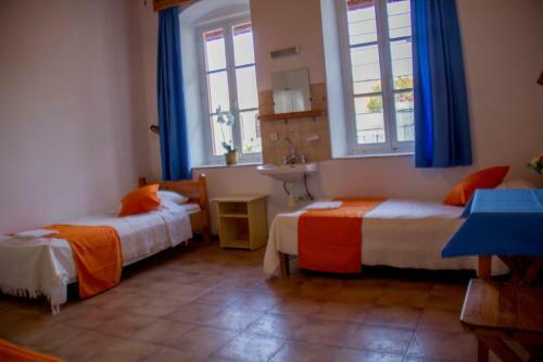 Medieval Rose Hotel