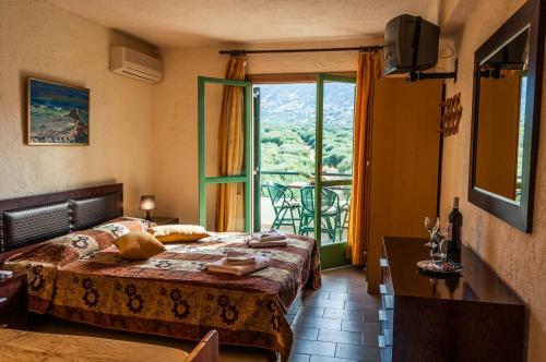 Hostal Elounda Olive Garden Apts & Studios