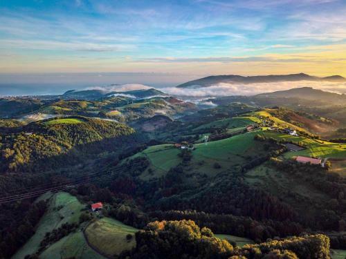 Bed & Breakfast Surf Camp San Sebastian