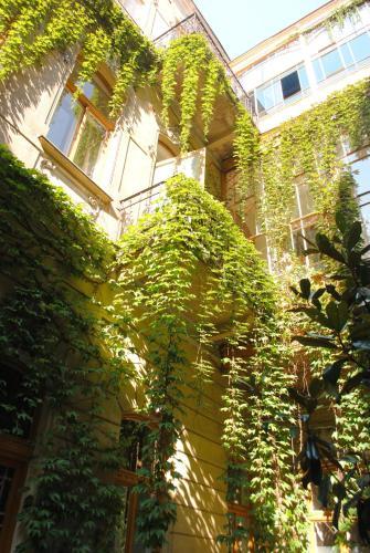 Hostal Brody House