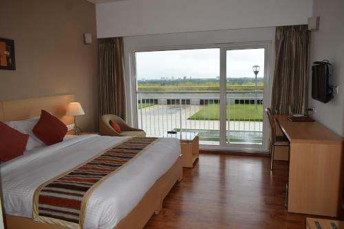 Hotel Starlit Suites