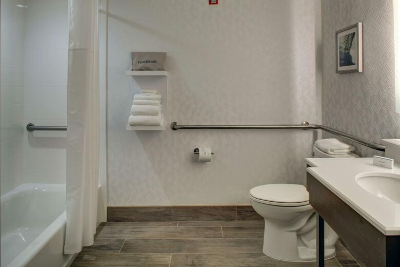 Hotel Hampton Inn & Suites Miami Airport South Blue