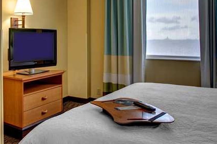 Hotel Hampton Inn & Suites Miami Airport South Blue