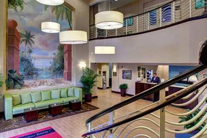 Hotel Hampton Inn & Suites Miami Airport South Blue