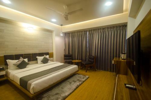 Hotel Grand Elegance