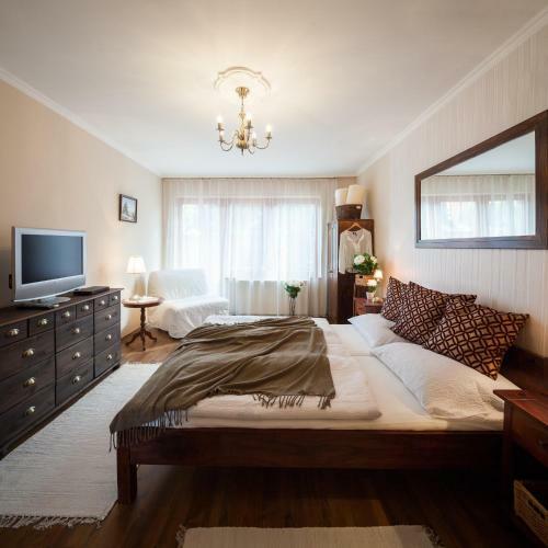 Apartment House 41