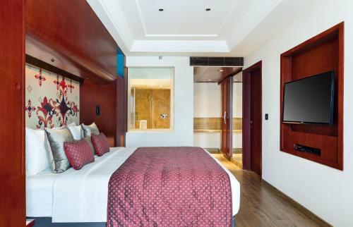 Hotel Zone By The Park , Bani Park Jaipur