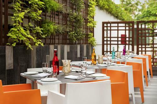 Hotel Zone By The Park , Bani Park Jaipur