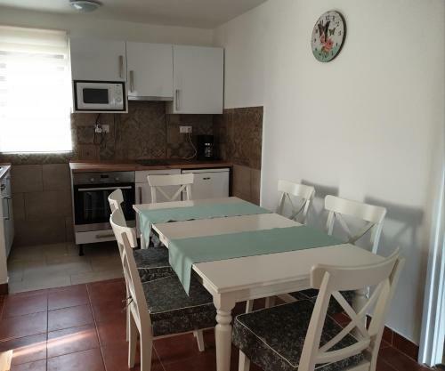 Adri Apartman