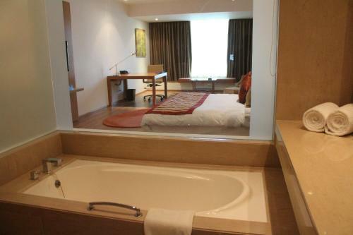 Radisson Blu Plaza Hotel Hyderabad Banjara Hills