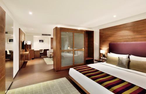 Radisson Blu Plaza Hotel Hyderabad Banjara Hills