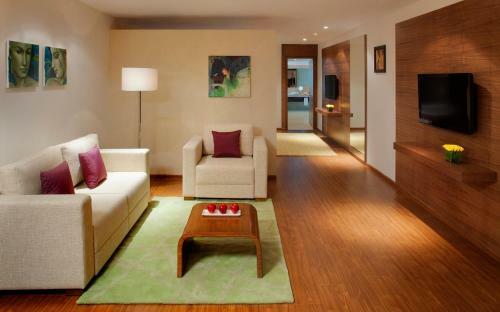 Radisson Blu Plaza Hotel Hyderabad Banjara Hills