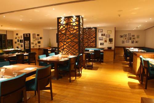 Radisson Blu Plaza Hotel Hyderabad Banjara Hills