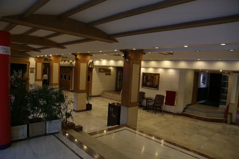 Hotel Aveda Kamal Palace