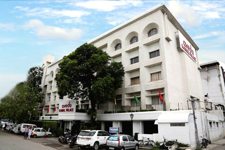 Hotel Aveda Kamal Palace
