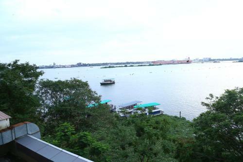 Marine Drive Luxuary Apartment
