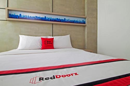 Hostal Reddoorz @ Setiabudi 8
