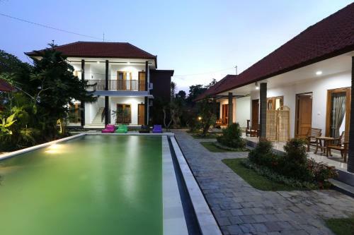 Green Papaya House