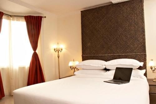 Hotel Shilton Royale