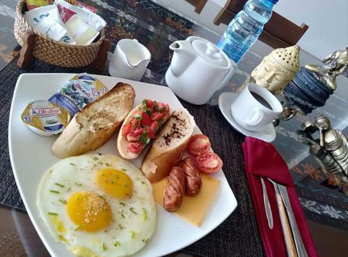Hostal Villa Aryaguna