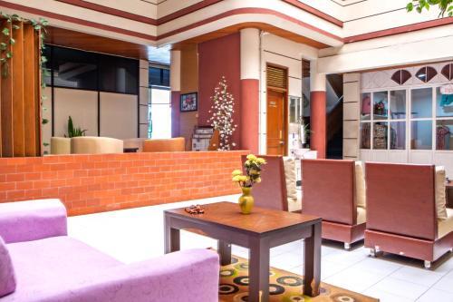 Hotel Reddoorz Near Hyperpoint Pasteur 2