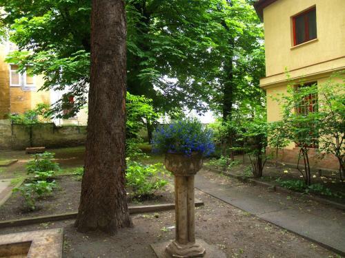 Apartamento Romantic Garden Art Studio Near Andrassy Avenue