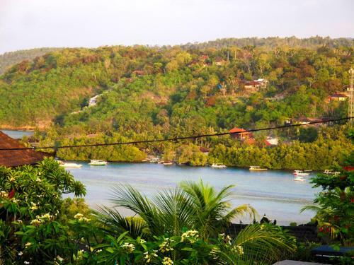 D'mas Huts Lembongan