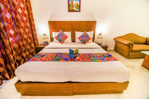 Hotel Oyo Premium Golf Course II