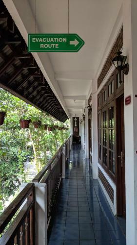 Paku Mas Hotel