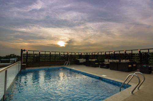 Hotel Spree Roopa Elite