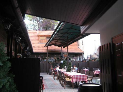 Plat�n Apartman