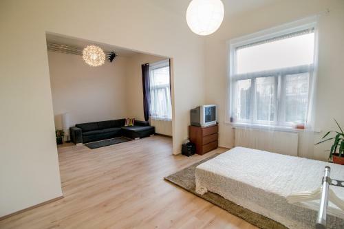 B32 Gell�rt Apartment