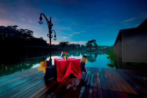 Hotel The Westlake Resort Yogya