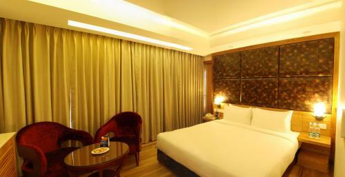 Glades Hotel
