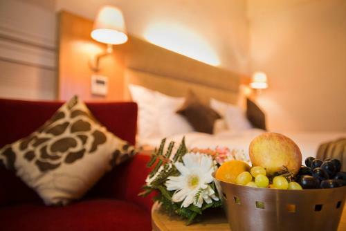 Hotel The Manor Bareilly