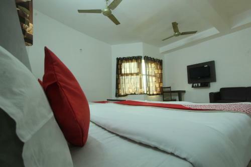 Lake View Hotel