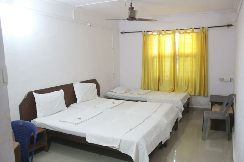 Hotel Poonam Village Resort