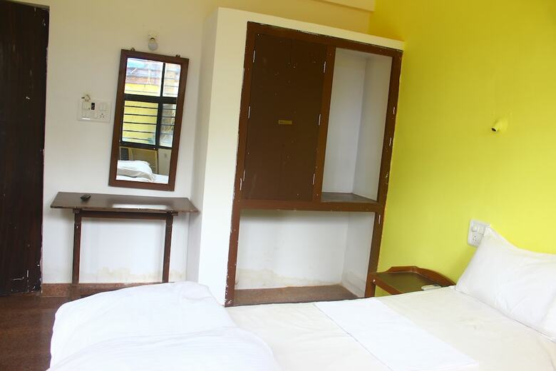 Hotel Poonam Village Resort