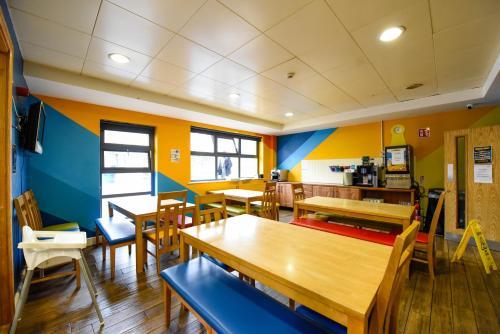 Snoozles Tourist Hostel