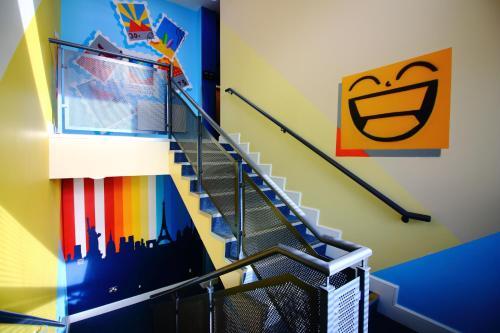 Snoozles Tourist Hostel
