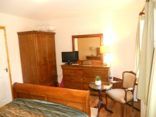 Airport Manor B&B