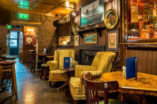 Spanish Arch Hotel