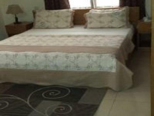 Jenos, Hotels