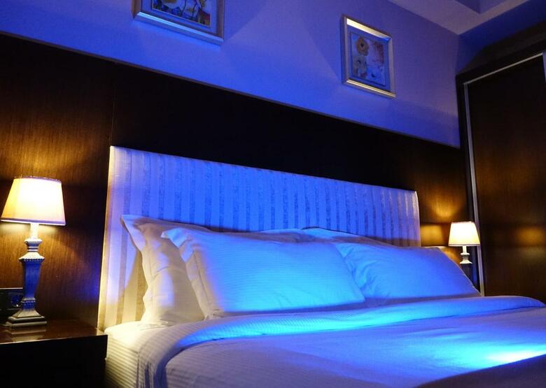 Luxury Dreamland Oasis Apartments