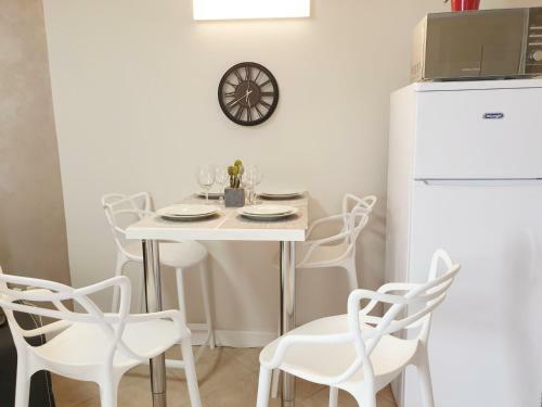Gk Apartments In Leonardo