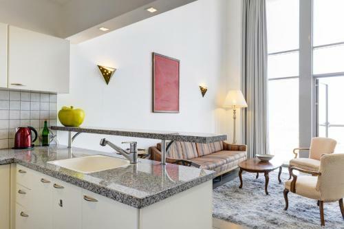 Tel Aviving Exclusive Apartments