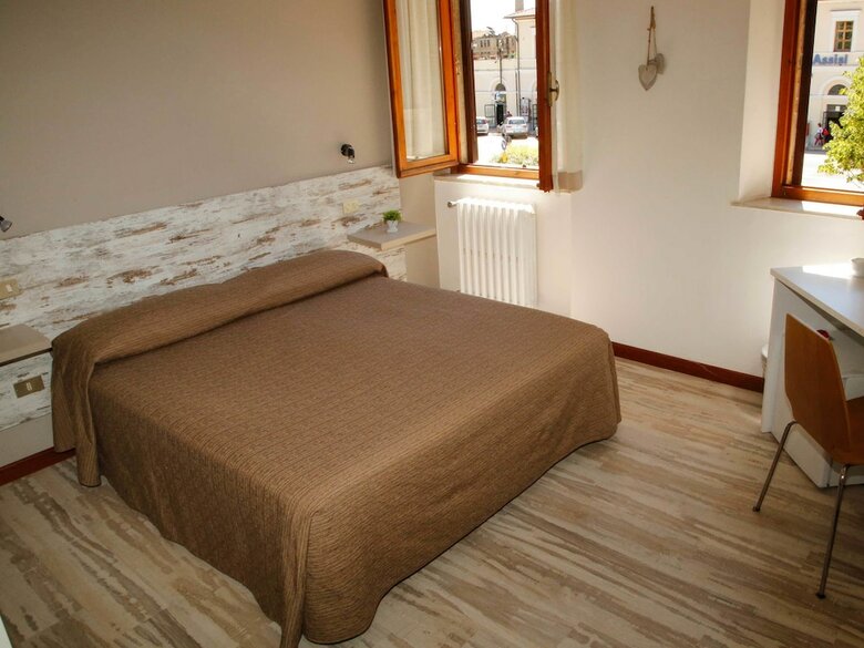 Hotel Mom Assisi